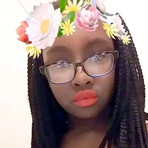 Meet your Posher, Teneisha